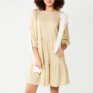 Draper James NWT cream and gold puff sleeve tiered dress size medium